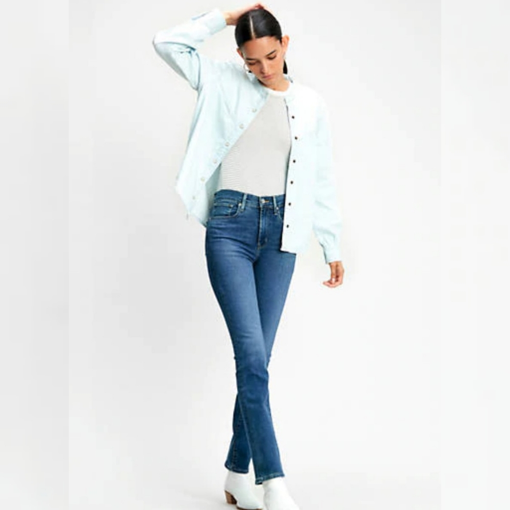 Levi's 724. High rise straight  cropped